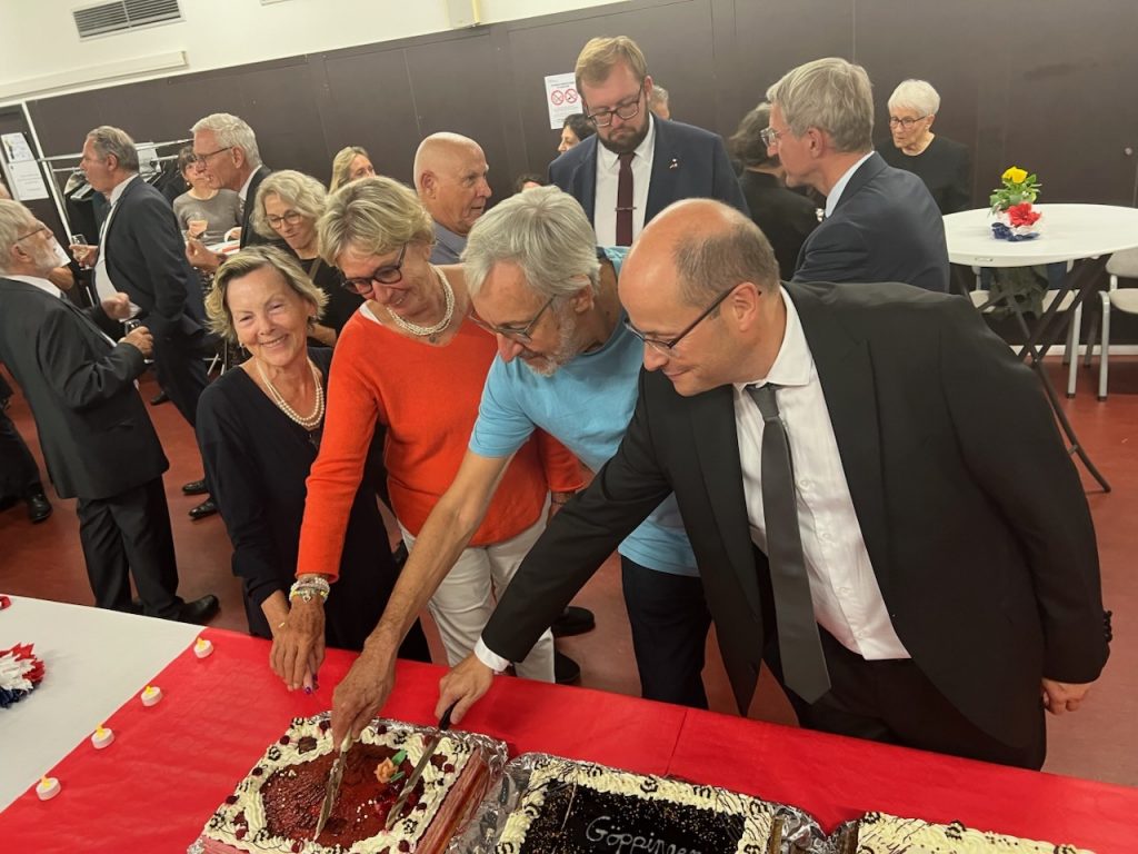 Gateau des 25 ans du Jumelage Göppingen Pessac